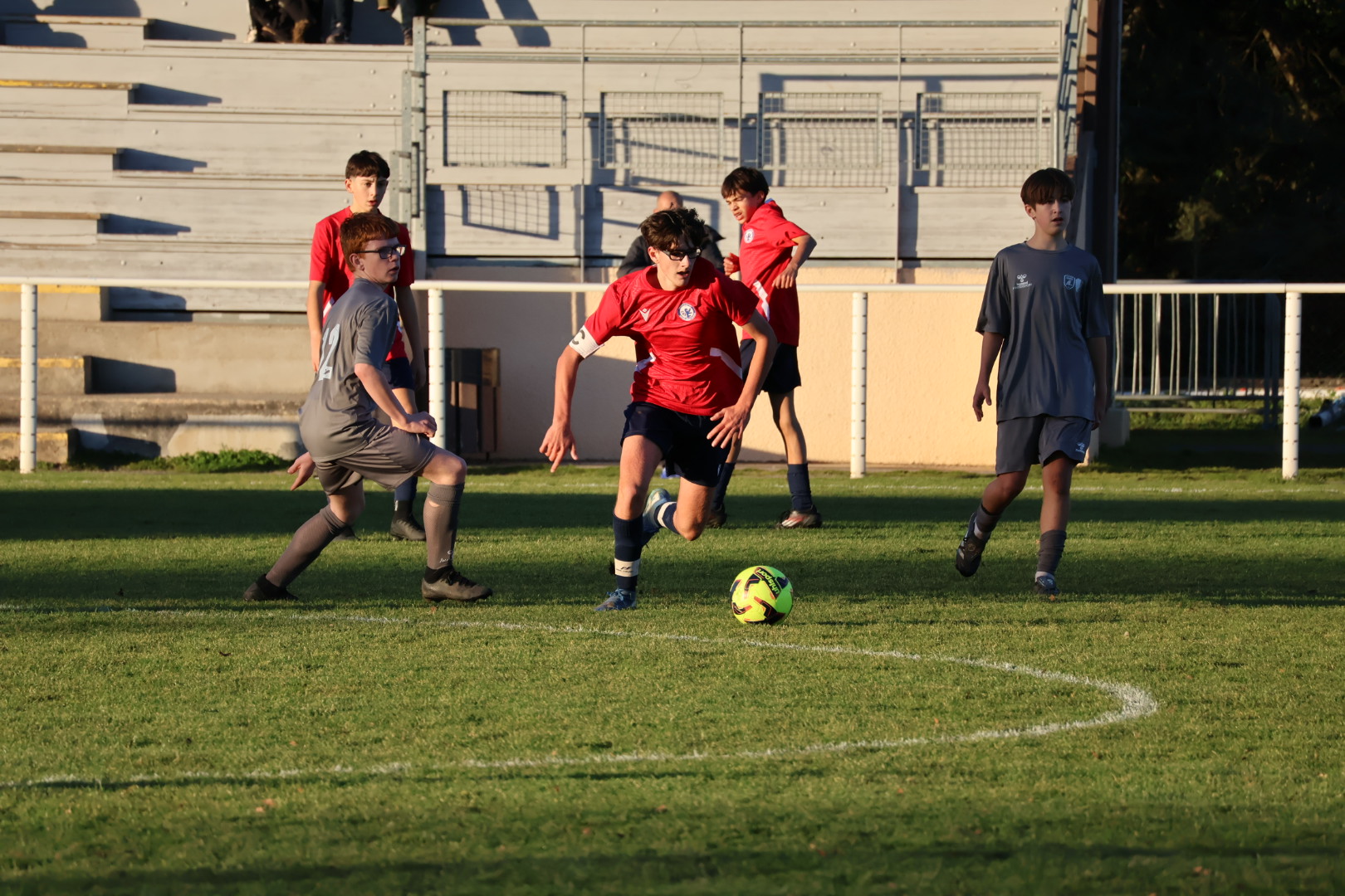 You are currently viewing Un point pour l’équipe fanion, des signaux forts chez les jeunes