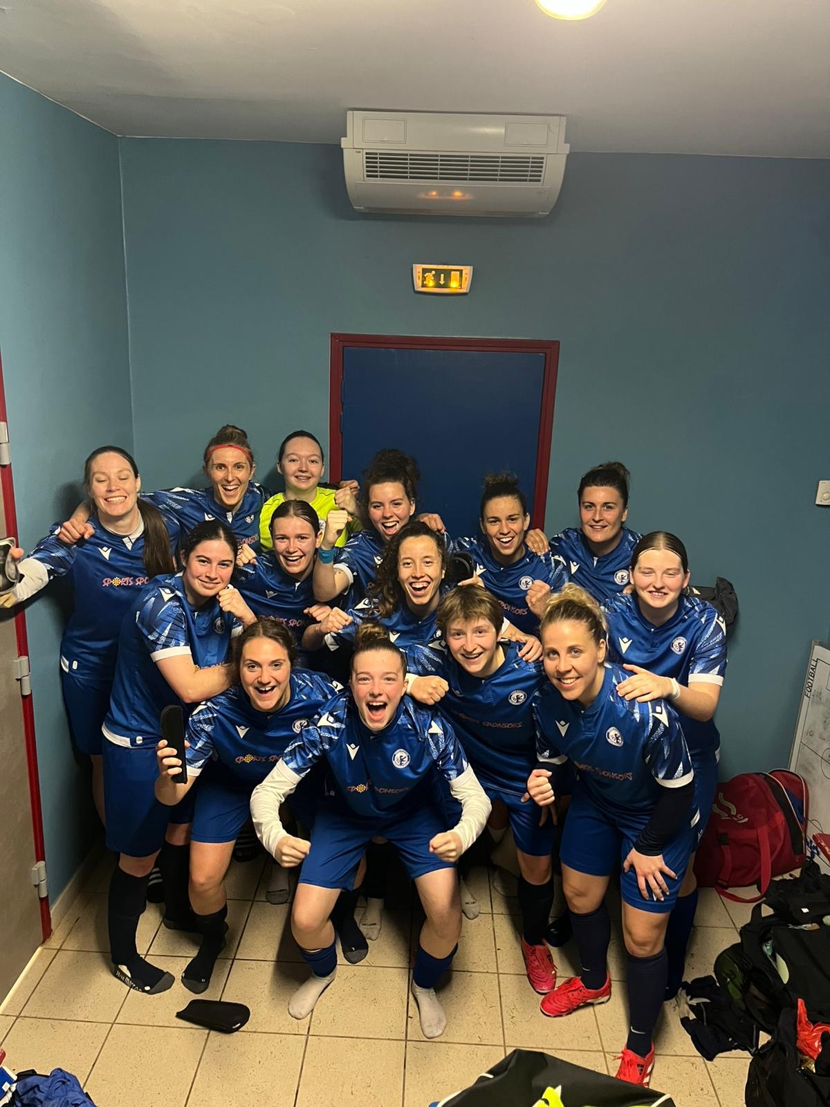 You are currently viewing Championnes et promues en R1 : un week-end historique pour les Seniors Féminines de l&rsquo;USMR